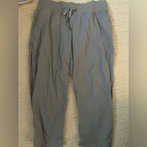 Lululemon dance studio crops